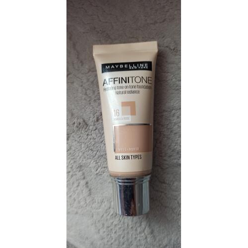 Maybelline New York Affinitone, Hydrating Tone - on - Tone Foundation Natural Radiance (Podkład do twarzy) - opinie | zdjęcie do recenzji od ciasteczkowapanna
