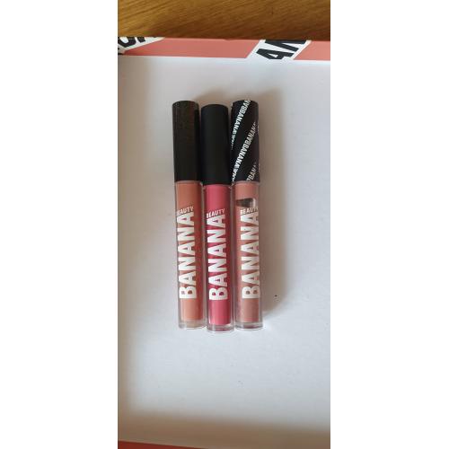 Banana Beauty Life is Good Lipstick (Półmatowa pomadka w płynie (różne kolory)) - opinie | zdjęcie do recenzji od Veronika2612