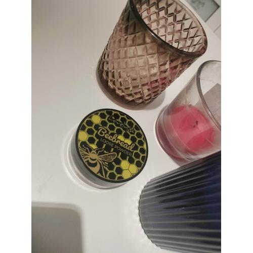 Lovely BeeBread Loose Powder (Sypki puder do twarzy) - opinie | zdjęcie do recenzji od blondeinbeauty