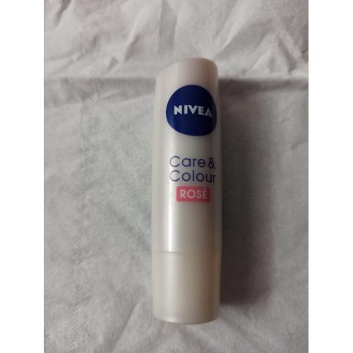Nivea Care & Colour, Ochronna pomadka do ust 'Rose' - opinie | zdjęcie do recenzji od ciasteczkowapanna