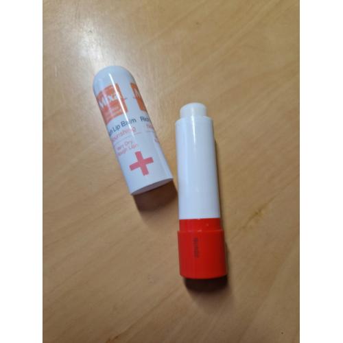 Mixa Sensitive Skin Expert Rich Lip Balm Nourishing (Bogaty balsam do ust odżywczy) - opinie | zdjęcie do recenzji od Lukrecja63