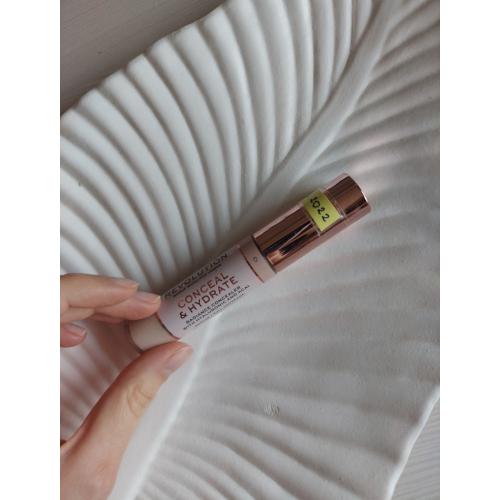 Revolution Beauty (Makeup Revolution) Conceal & Hydrate Concealer (Korektor kryjąco - nawilżający) - opinie | zdjęcie do recenzji od chlebek01 - 2