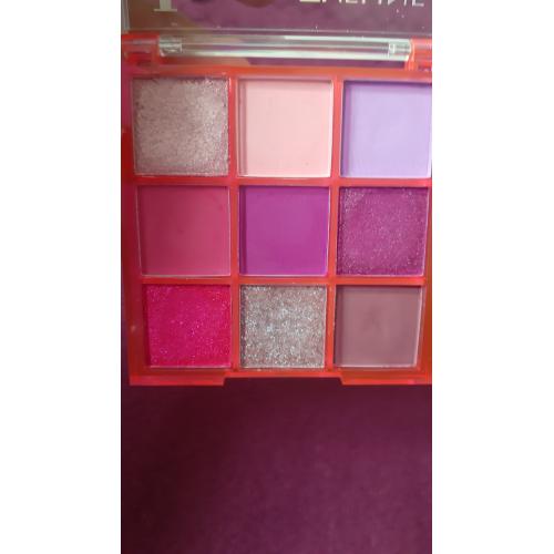Eveline Cosmetics Look Up, Neon Pink Eyeshadow Palette (Paletka cieni do powiek) - opinie | zdjęcie do recenzji od KIN0183 - 2