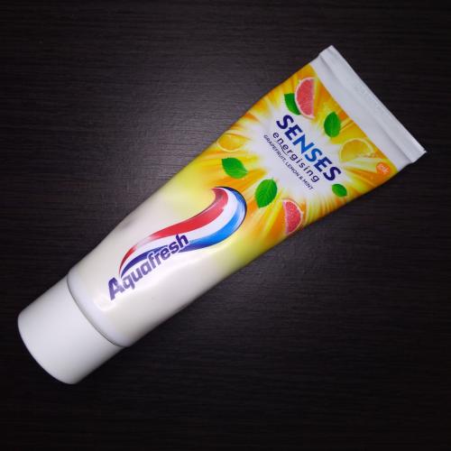 Aquafresh Senses, Energising Toothpaste, Grapefruit, Lemon & Mint (Pasta do zębów `Grejpfrut, cytryna i mięta`) - opinie | zdjęcie do recenzji od AnaSky - 1