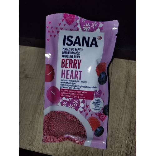 Isana Deine Herzenszeit, Badeperlen mit Babassu-Ol & Urea (Perełki do kąpieli z olejkiem babassu i mocznikiem `Berry Heart`) - opinie | zdjęcie do recenzji od joaska1992