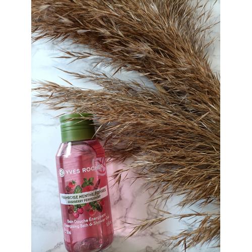 Yves Rocher Les Plasiris Nature, Bain Douche Energisant Framboise Menthe Poivree [Energizing Bath & Shower Gel] (Energizujący żel pod prysznic i do kąpieli `Malina i mięta pieprzowa`) - opinie | zdjęcie do recenzji od Tinaaa1987