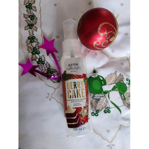 Avon Naturals, Berry Cake Scented Spritz (Pachnąca mgiełka do ciała `Ciasto jagodowe`) - opinie | zdjęcie do recenzji od kari_tori
