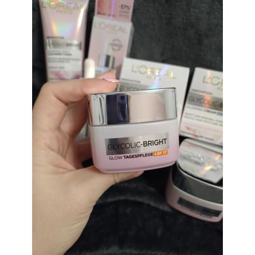 L'Oreal Paris Glycolic Bright, Glowing Cream Day SPF 17 (Rozjaśniający krem na dzień) - opinie | zdjęcie do recenzji od Airadka