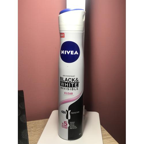 Nivea Invisible Clear, Black & White, Antyperspirant 48h w sprayu (nowa wersja) - opinie | zdjęcie do recenzji od Julia08802 - 1