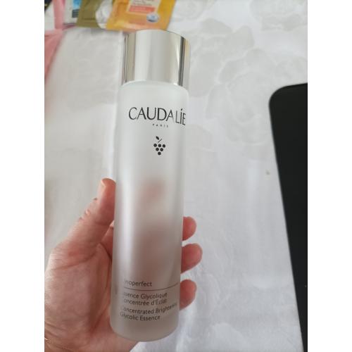 Caudalie Vinoperfect, Concentrated Brightening Glycolic Essence (Skoncentrowana glikolowa esencja dodająca blasku) - opinie | zdjęcie do recenzji od JoannaKB