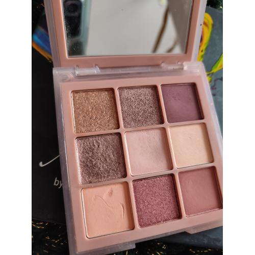 Huda Beauty Haze Obsessions, Sand Haze Eyeshadow Palette (Paleta cieni do powiek) - opinie | zdjęcie do recenzji od szminka2010