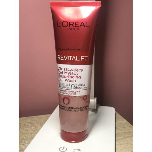 L'Oreal Paris Revitalift, Resurfacing Gel Wash (Złuszczający żel myjący do twarzy) - opinie | zdjęcie do recenzji od Julia08802 - 1