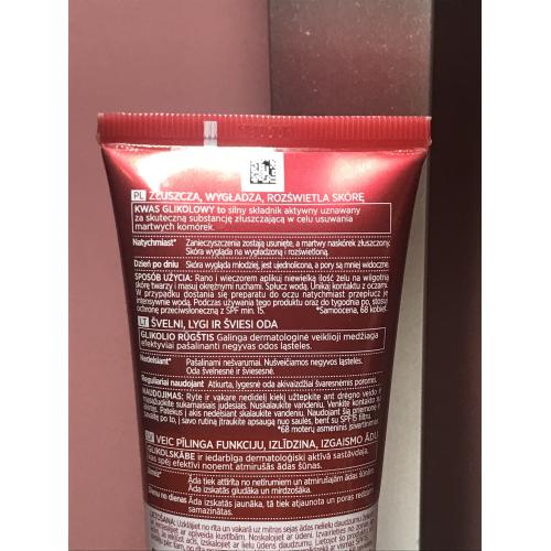 L'Oreal Paris Revitalift, Resurfacing Gel Wash (Złuszczający żel myjący do twarzy) - opinie | zdjęcie do recenzji od Julia08802 - 2