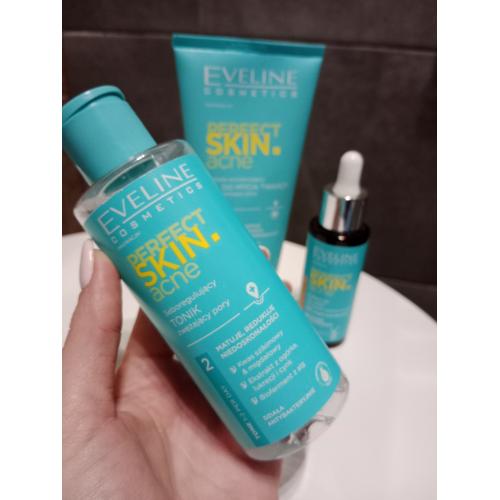 Eveline Cosmetics Perfect Skin. Acne, Seboregulujący tonik zwężający pory - opinie | zdjęcie do recenzji od NicoleNiki - 1