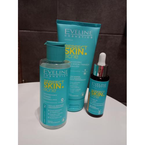 Eveline Cosmetics Perfect Skin. Acne, Seboregulujący tonik zwężający pory - opinie | zdjęcie do recenzji od NicoleNiki - 2