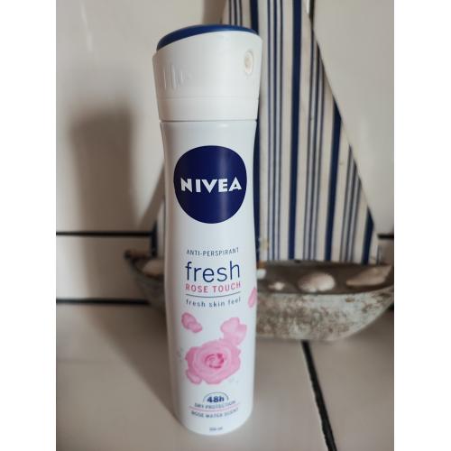 Nivea Fresh Rose Touch, Anti-perspirant Spray 48h (Antyperspirant w sprayu dla kobiet) - opinie | zdjęcie do recenzji od Kosmetykoholic