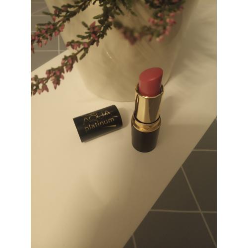 Eveline Cosmetics Aqua Platinum, Pomadka ultra - nawilżająca - opinie | zdjęcie do recenzji od Cassiopeia_Elle - 1