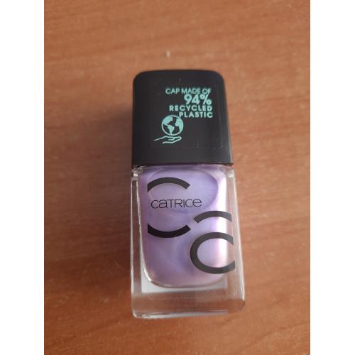 Catrice ICONails, Gel Lacquer (Żelowy lakier do paznokci niewymagający top coatu) - opinie | zdjęcie do recenzji od Smerfeta83 - 2