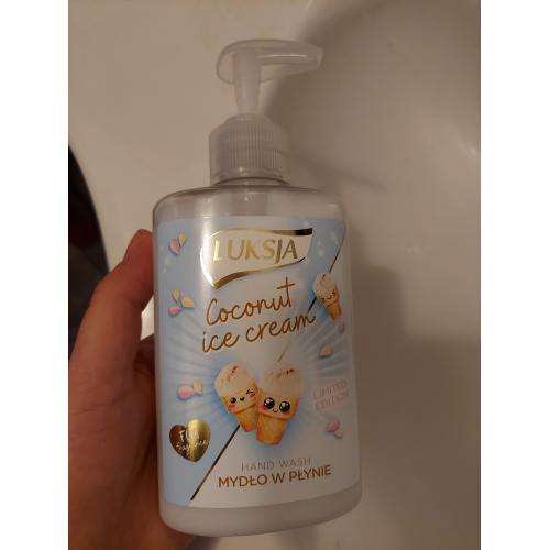 Luksja Coconut Ice Cream Hand Wash (Mydło w płynie o zapachu lodów kokosowych) - opinie | zdjęcie do recenzji od Malgos_es
