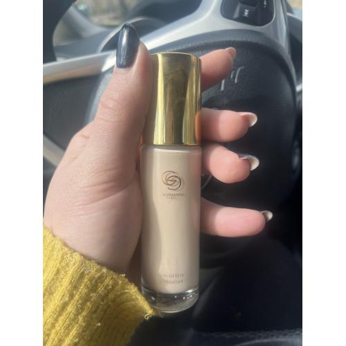 Oriflame Giordani Gold, Age-Defying Foundation  SPF 8 (Podkład ujędrniający (nowa wersja)) - opinie | zdjęcie do recenzji od zamartanaj96