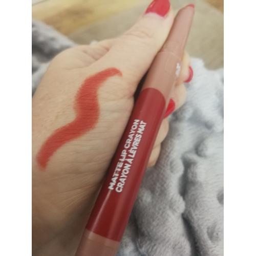 L'Oreal Paris Matte Lip Crayon (Matowa pomadka w kredce) - opinie | zdjęcie do recenzji od agi1234