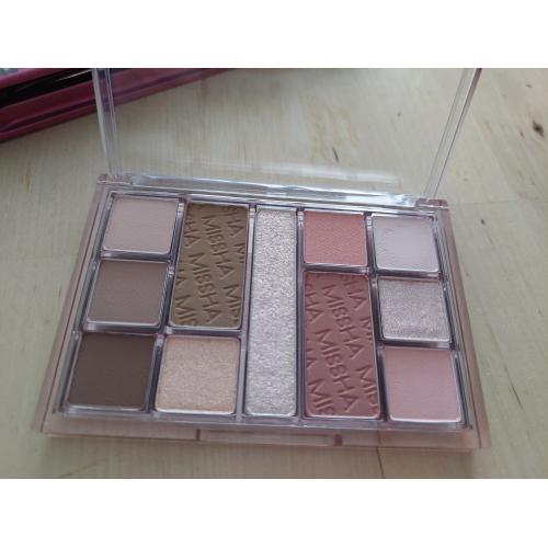 Missha Mood Moment Palette #01 Rosy Rooftop (Paleta cieni do powiek) - opinie | zdjęcie do recenzji od Oliwka3105 - 2