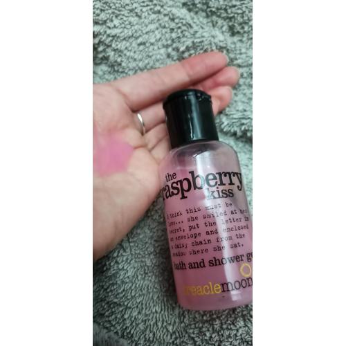 Treaclemoon The Raspberry Kiss, Bath & Shower Gel (2 w 1 Krem pod prysznic i do kąpieli malinowy) - opinie | zdjęcie do recenzji od ciasteczkowapanna