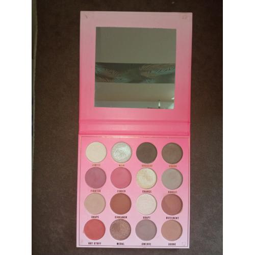 Makeup Obsession London Be the Game Changer Eyeshadow Palette (Paleta cieni do powiek) - opinie | zdjęcie do recenzji od Yo_asya - 2