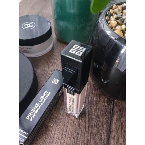 Givenchy Prisme Libre Skin - caring Concealer (Korektor pielęgnacyjny) - opinie | zdjęcie do recenzji od Nathaliee85 - 1