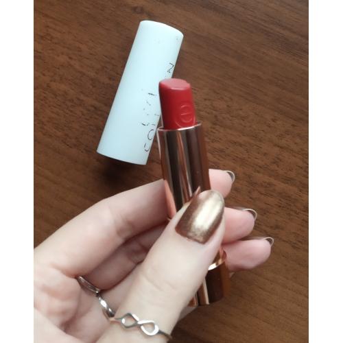 Essence Cool Collagen Lipstick (Szminka do ust) - opinie | zdjęcie do recenzji od Cassiopeia_Elle - 1