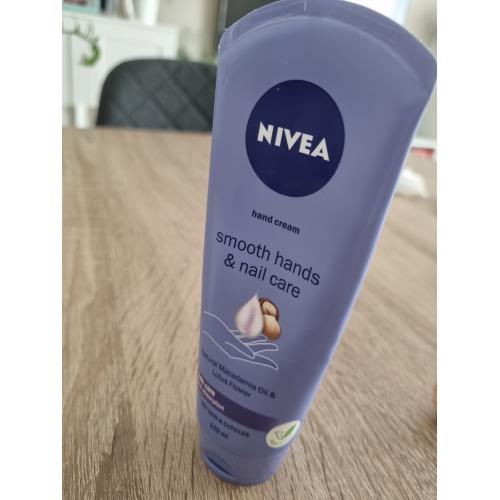 Nivea Hand Cream Smooth  Hands & Nail Care Natural Macadamia Oil & Lotus Flower (Wygładzający krem do rąk z naturalnym olejem makadamia i kwiatem lotosu) - opinie | zdjęcie do recenzji od martynaq1995 - 1