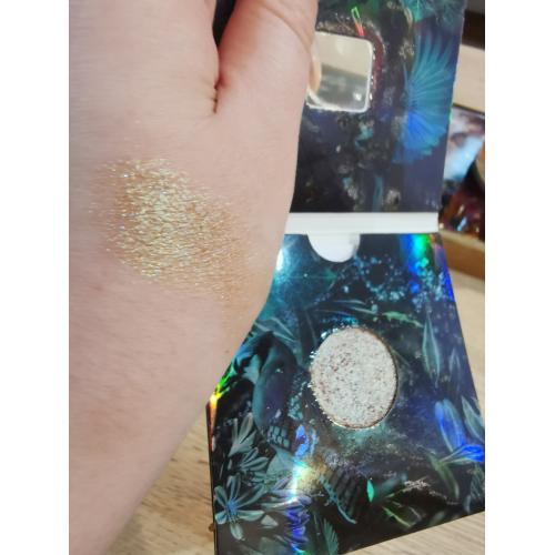 Pixie Cosmetics Feerie Celeste, Eemagination Pressed Powder Shadow Opalescent (Cień prasoway) - opinie | zdjęcie do recenzji od Belladonnae - 2