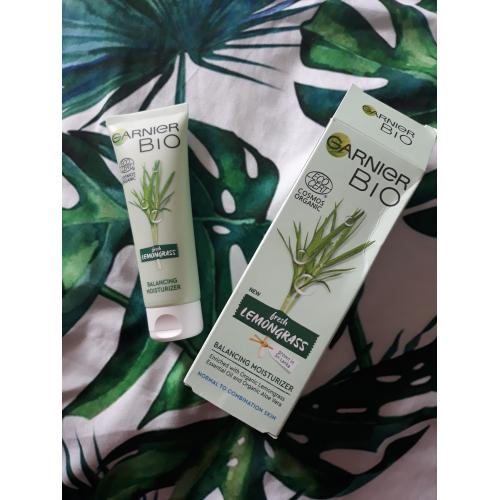 Garnier Bio, Fresh Lemongrass Balancing Moisturizer (Przywracający równowagę krem nawilżający z trawą cytrynową) - opinie | zdjęcie do recenzji od Avesammael
