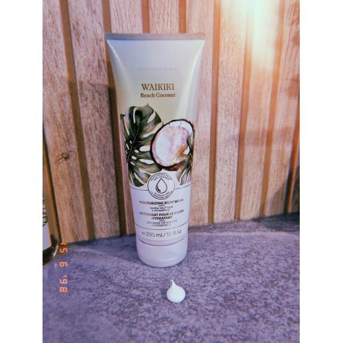 Bath & Body Works Waikiki, Beach Coconut Moisturizing Body Wash (Nawilżający płyn do mycia ciała) - opinie | zdjęcie do recenzji od Rumcykiewicz