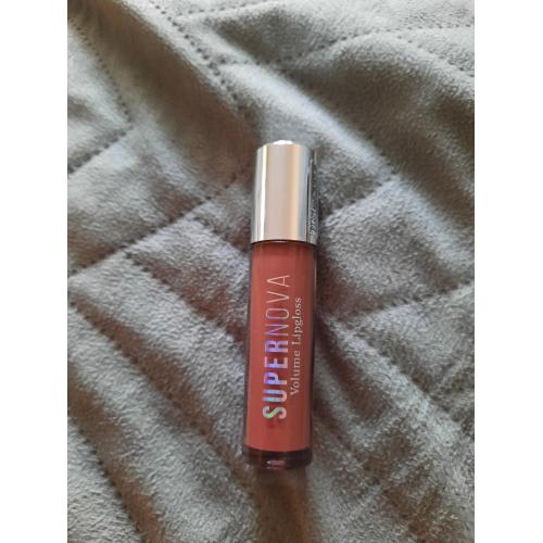 Topface Supernova Volume Lipgloss (Błyszczyk do ust) - opinie | zdjęcie do recenzji od Qradomowa86 - 2