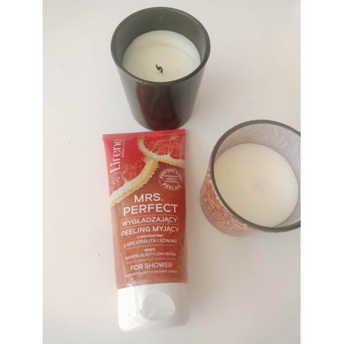 Lirene Dermoprogram Mrs. Perfect, Wygładzający peeling z ekstraktami z grejpfruta i szałwii - opinie | zdjęcie do recenzji od blondeinbeauty