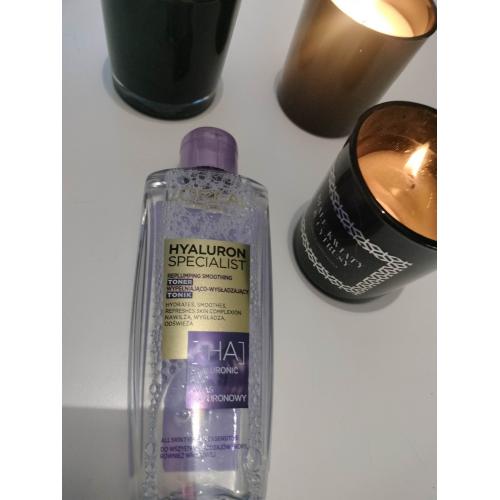 L'Oreal Paris Hyaluron Specialist, Replumping Smoothing Toner (Tonik wypełniająco-wygładzający do twarzy) - opinie | zdjęcie do recenzji od blondeinbeauty