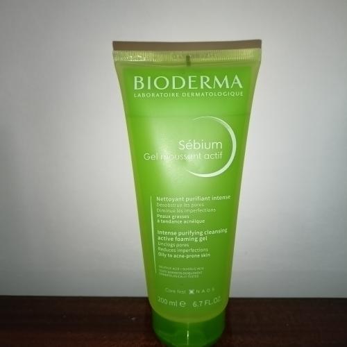 Bioderma Sebium Gel Moussant Actif (Aktywny żel oczyszczający do skóry tłustej, skłonnej do trądziku) - opinie | zdjęcie do recenzji od JustynaJusia