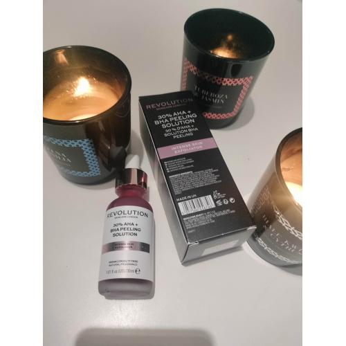 Revolution Skincare Skin Intense Exfoliator 30 % AHA+BHA Pelling Solution (Intensywnie naprawczy peeling do twarzy z 30% kwasem AHA+BHA) - opinie | zdjęcie do recenzji od blondeinbeauty