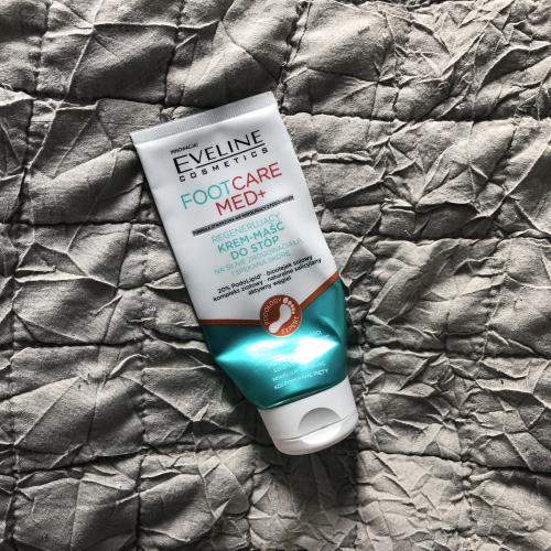 Eveline Cosmetics Foot Care Med+, Regenerujący krem-maść do stóp - opinie | zdjęcie do recenzji od Crystal1994