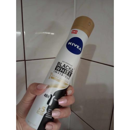 Nivea Black & White Invisible Silky Smooth, Antyperspirant  w sprayu 48h - opinie | zdjęcie do recenzji od Moniula93 - 3