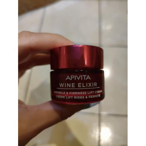 Apivita Wine Elixir Cream, Renewing Lift Night Cream (Przeciwzmarszczkowy krem do twarzy na noc z polifenolami wina Santorini) - opinie | zdjęcie do recenzji od DianaArtsewing - 1