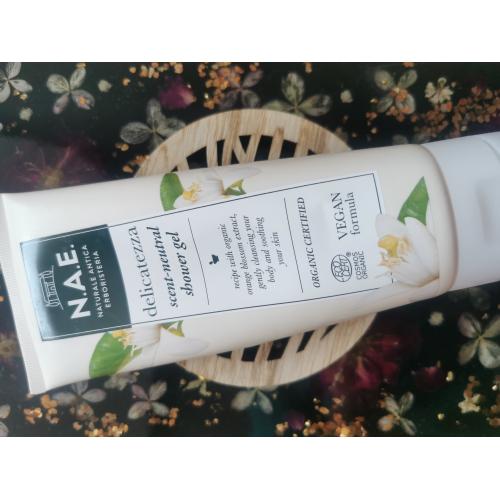 N.A.E. Delicatezza, Scent-neutral Shower Gel (Łagodzący żel pod prysznic z ekstraktem z kwiatu pomarańczy) - opinie | zdjęcie do recenzji od Belladonnae