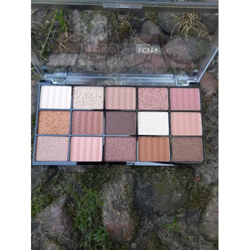 Revolution Beauty (Makeup Revolution) You Are The Revolution 25 Day Advent Calendar (Kalendarz adwentowy 2022) - opinie | zdjęcie do recenzji od Smerfeta83 - 5