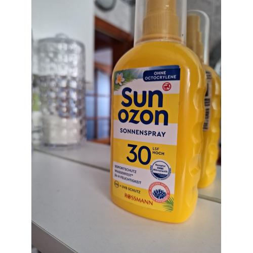 SunOzon Sonnenspray LSF 30 (Spray przeciwsłoneczny SPF 30) - opinie | zdjęcie do recenzji od Madelaine96