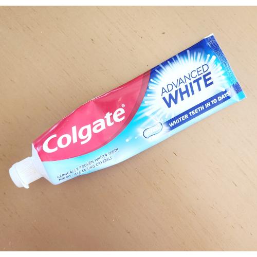 Colgate Advanced White, Wybielająca pasta do zębów z mikrokryształkami - opinie | zdjęcie do recenzji od Iwona_C