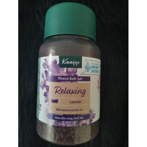 Kneipp Mineral Bath Salt Relaxing Lavender (Mineralna sól do kąpieli z naturalnym olejekiem lawendowym) - opinie | zdjęcie do recenzji od MrsAlexandra455