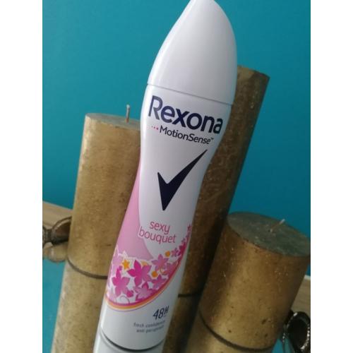 Rexona Woman, Motion Sense, Sexy Bouquet, Strawberry & Apricot, Antyperspirant w sprayu - opinie | zdjęcie do recenzji od Anuusiaczeek