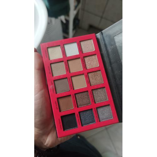 Wibo Neutral Eyeshadow Palette, Paleta 15 cieni do powiek - opinie | zdjęcie do recenzji od wideopenshut - 2