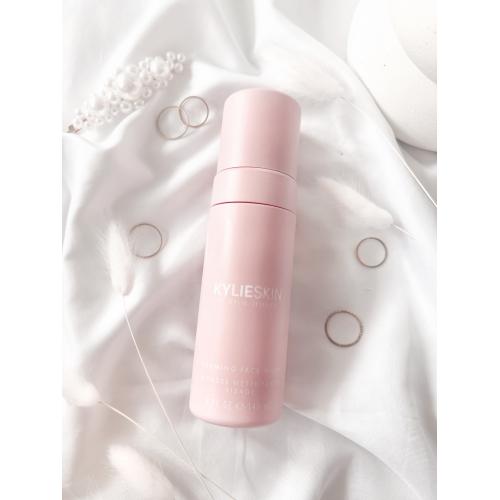Kylie Skin by Kylie Jenner Foaming Face Wash (Pianka oczyszczająca) - opinie | zdjęcie do recenzji od Ewambeauty - 3